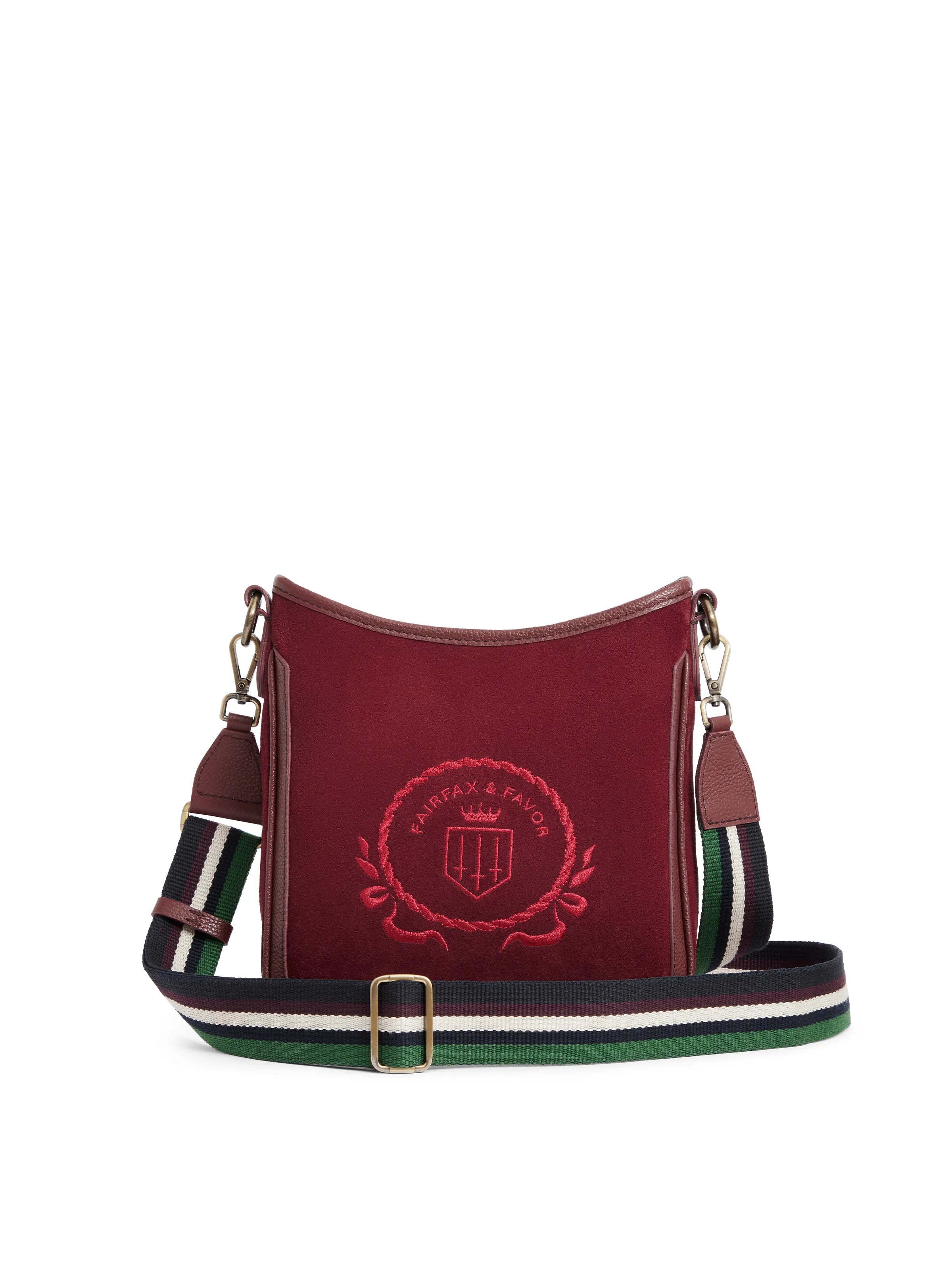 Mini crossbody bag with a chain strap for a trendy and compact lookRichmond Messenger Bag - Ruby Mini crossbody bag with a chain strap for a trendy and compact lookRichmond Messenger Bag - Ruby