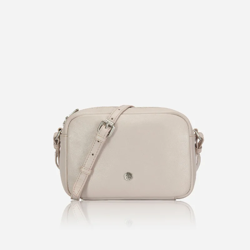 Vintage - style crossbody bag with a brass frame and leather strapsSmall Crossbody, Pebble Vintage - style crossbody bag with a brass frame and leather strapsSmall Crossbody, Pebble