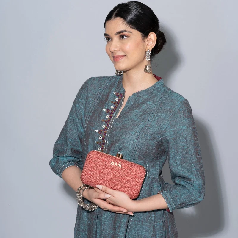 Miniature evening bag with a fold - over clasp for a compact optionWadiyar Qila Clutch Miniature evening bag with a fold - over clasp for a compact optionWadiyar Qila Clutch